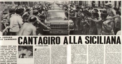 1967- Giugno -CANTAGIRO - I fans si accalcano intorno all'auto di Rita